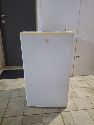 מקרר משרדי
