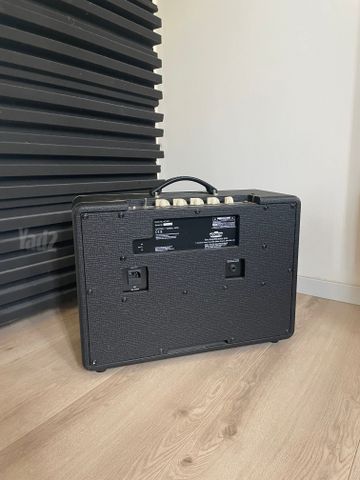 מגבר vox AC10C