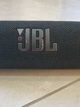 מגוון רמקולי JBL