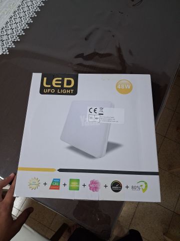 מנורות צמודות