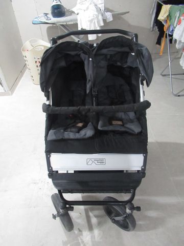 עגלת תאומים mountain buggy