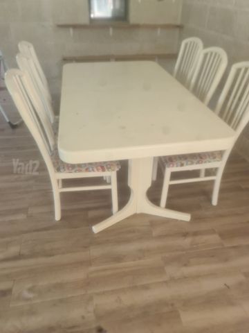 שולחן אוכל