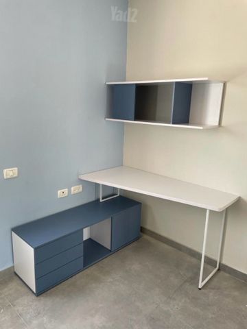 שולחן לימודים