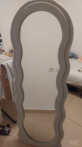מראת גוף עומדת