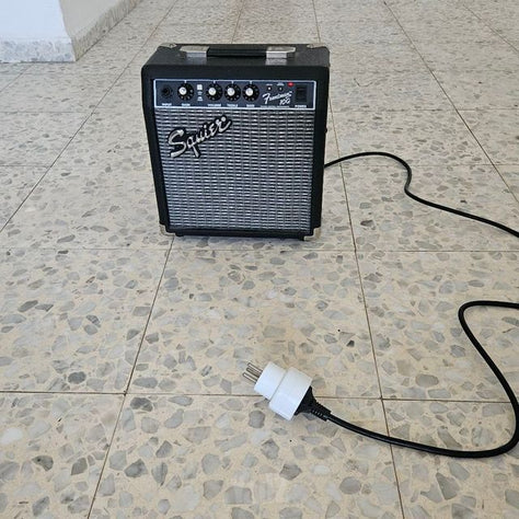 מגבר Squier Frontman 10G