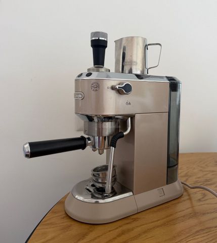מכונת קפה Delonghi