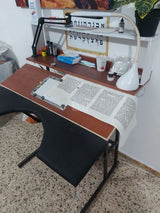 שולחן סופרים  עים אור לשקף