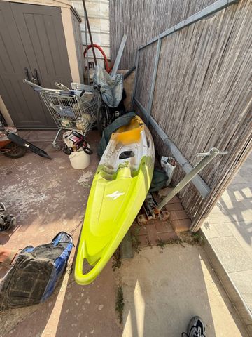 קיאק FeelFree Nomad עם משוט