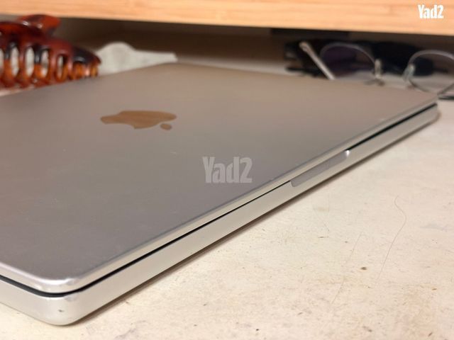 מחשב Macbook 13.3' pro M1 16GB