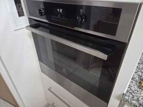 תנור בנוי  (Electrolux)