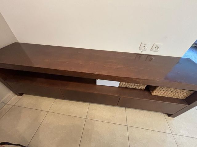 מזנון מעץ מלא