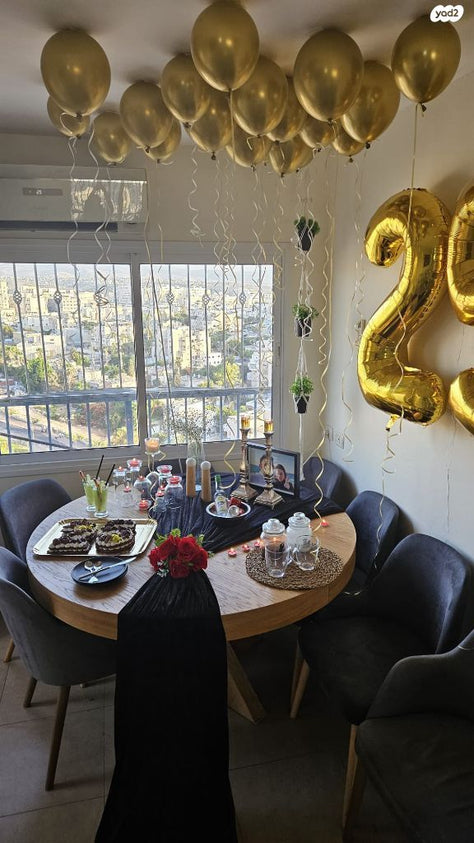 שולחן עץ עגול