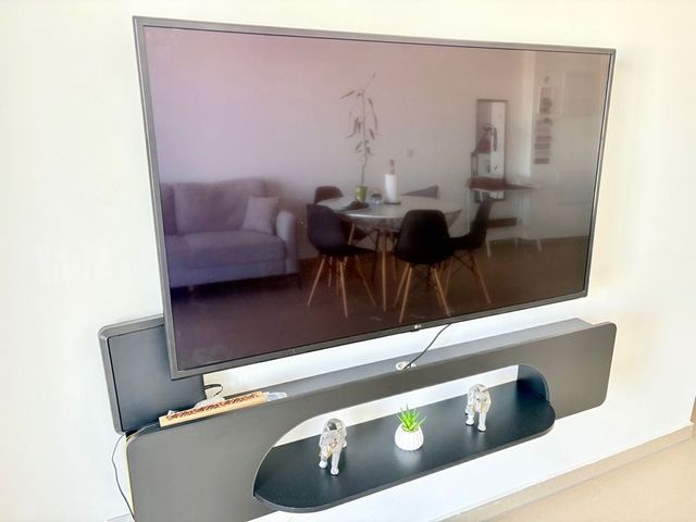 טלויזיה LG כולל מזנון