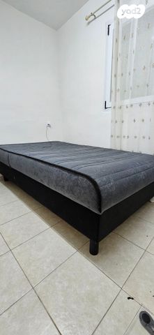 מיטה עם ארגז