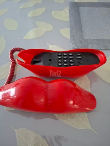 טלפון אדום