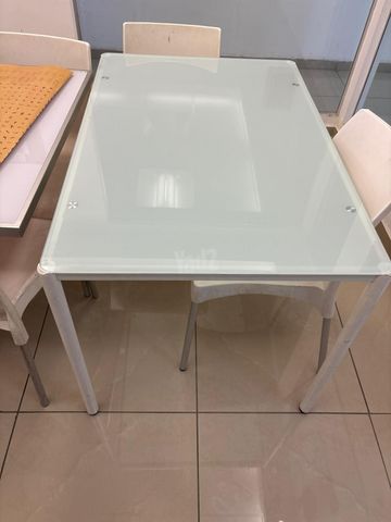 שולחן