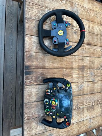 בסיס הגאים ופדלים thrustmaster