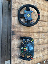בסיס הגאים ופדלים thrustmaster
