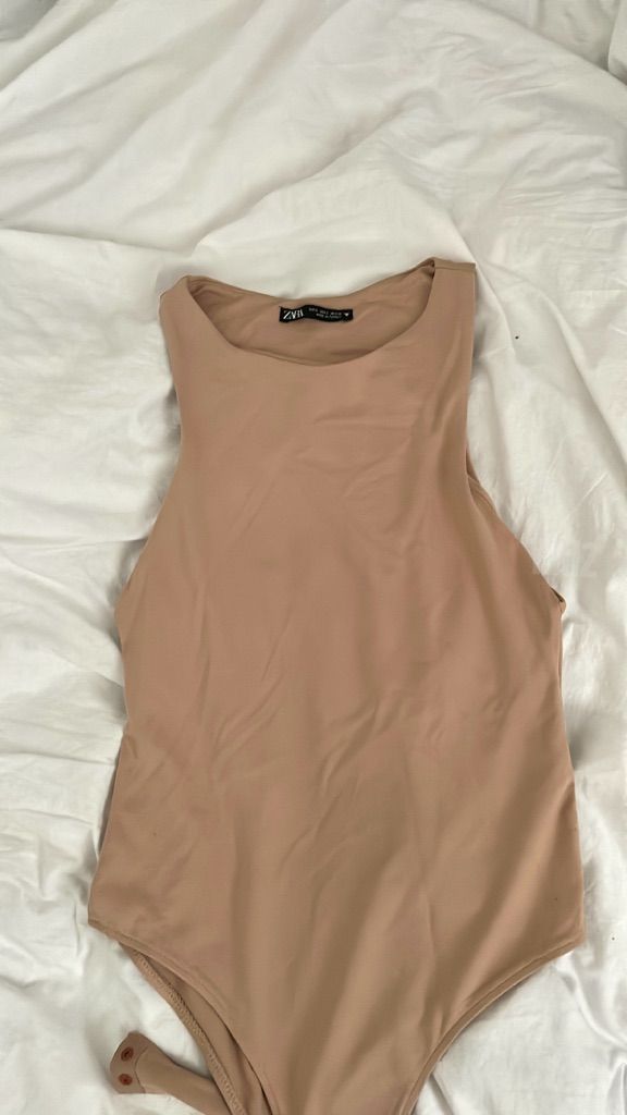 בגד גוף של zara