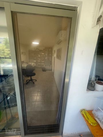 חלון רשת למרפסת