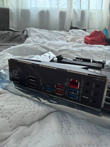 Gigabyte B550 Auros Elite V2