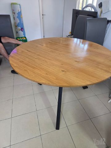 שולחן עגול