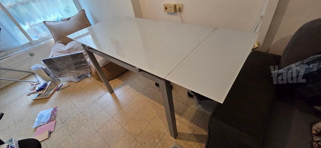 שולחן