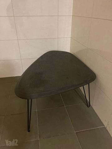 שולחן