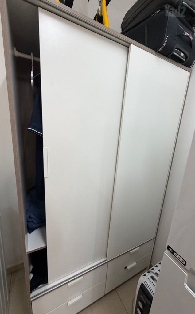 ארון הזזה