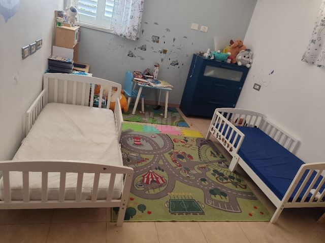 מיטת מעבר מעץ