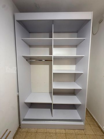 ארון הזזה
