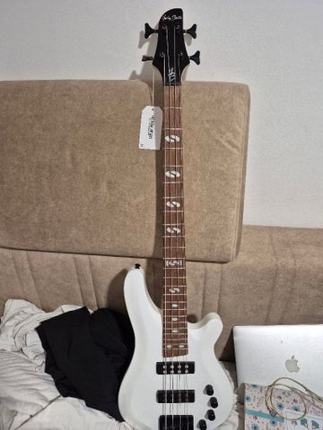 גיטרה בס Harley Benton B-450