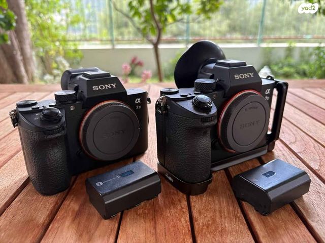 שני גופי Sony A7III