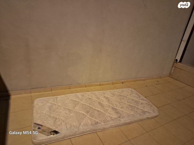 מזרון יחיד  190על 80 עובי 8סמ