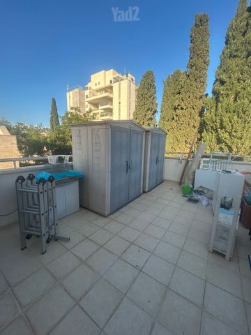 מחסן חוץ כתר לגינה לחצר