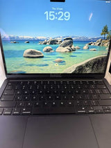 MacBook Air 13 in m5 512gb 24r