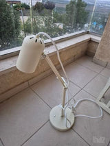 מנורת שולחן