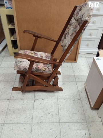 כיסא נדנדה ענתיקה