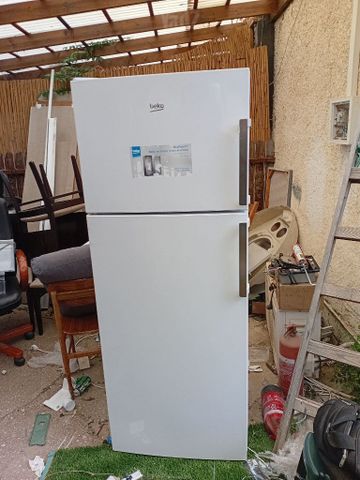 מקרר בקו
