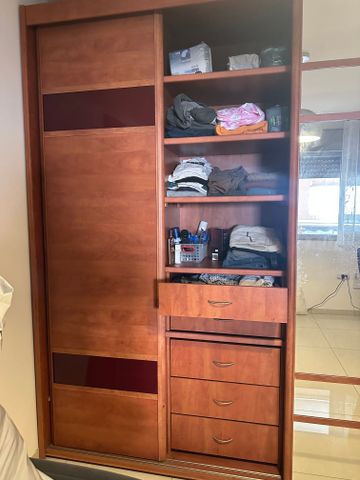 ארון הזזה