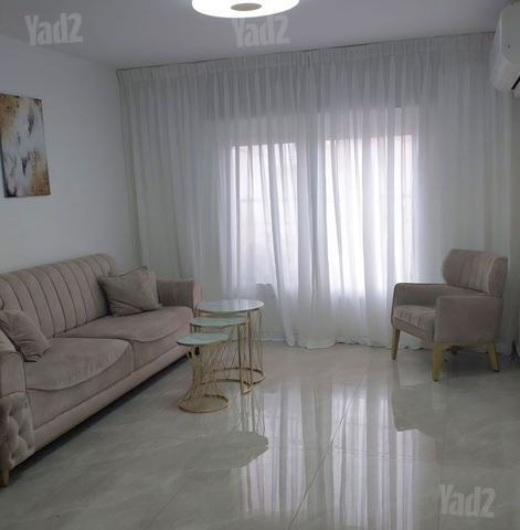 ספה יפה ושמורה