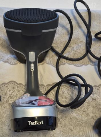 מגהץ - אנכי TEFAL