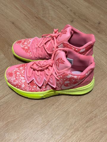 נעלי כדורסל Nike Kyrie