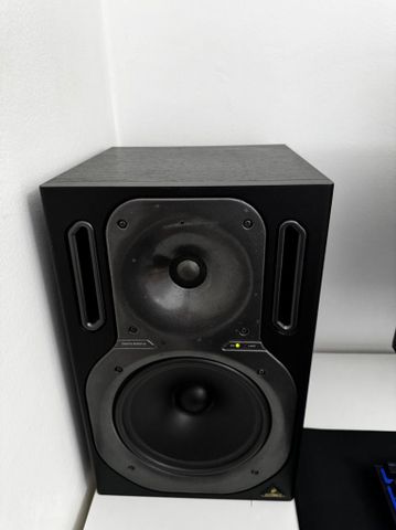 זוג רמקולים Behringer B2031A
