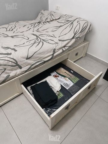 מיטה 1.5 עם אחסון