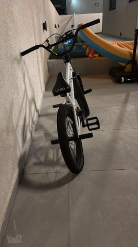 Haro Downtown DLX בצבע לבן