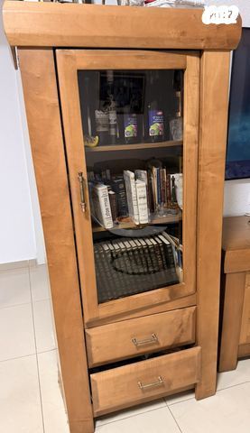 ארונית לספרים