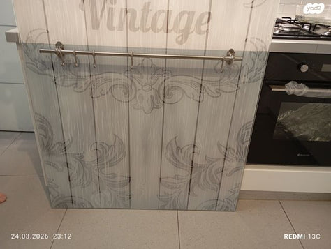 חיפוי זכוכית למקלחת