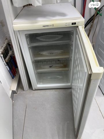 מקפיא קטן 4 מגרות