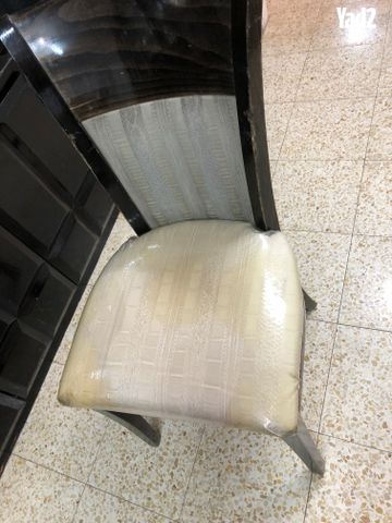 כסאות עץ לסלון